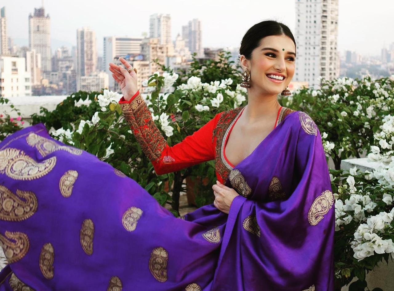 Diwali 2020: Celebrities dazzling up their looks!