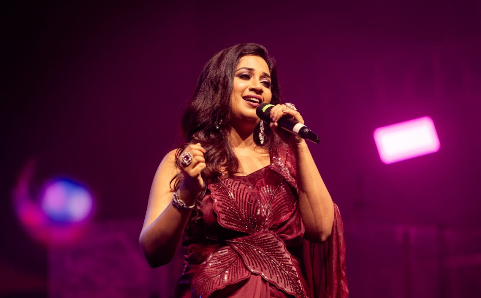 FACT CHECK Shreya Ghoshal was the first Indian singer to have a Statue