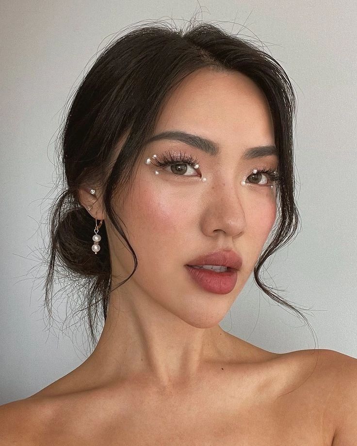 pearl inspired makeup