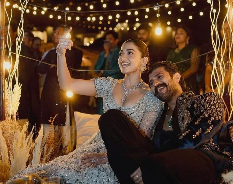 Vijay Deverakonda - Rashmika Mandanna celebrate 1 Month of ‘VIROSH